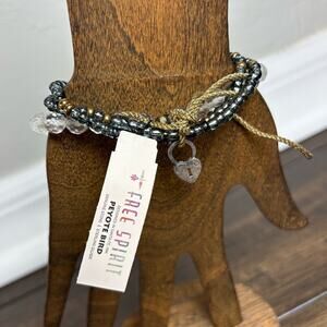 Free Spirit Peyote Bird Black White & Gold Beaded Bracelet Lock Charm, Elastic